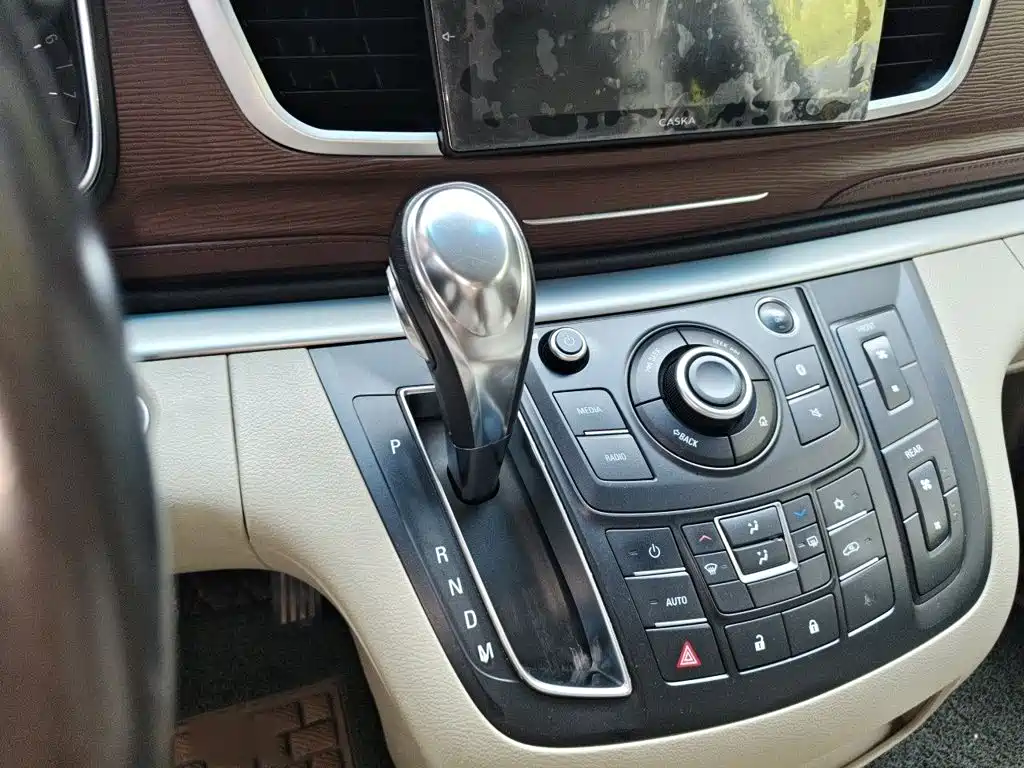 Buick GL8 25 S Luxury CN-V