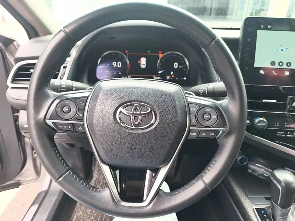 Camry 2.5 S Sharp Style