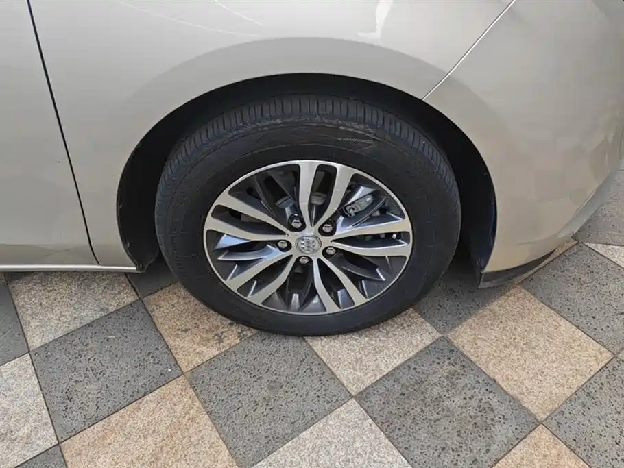 Buick GL8 ES 28 T Luxury CN-V