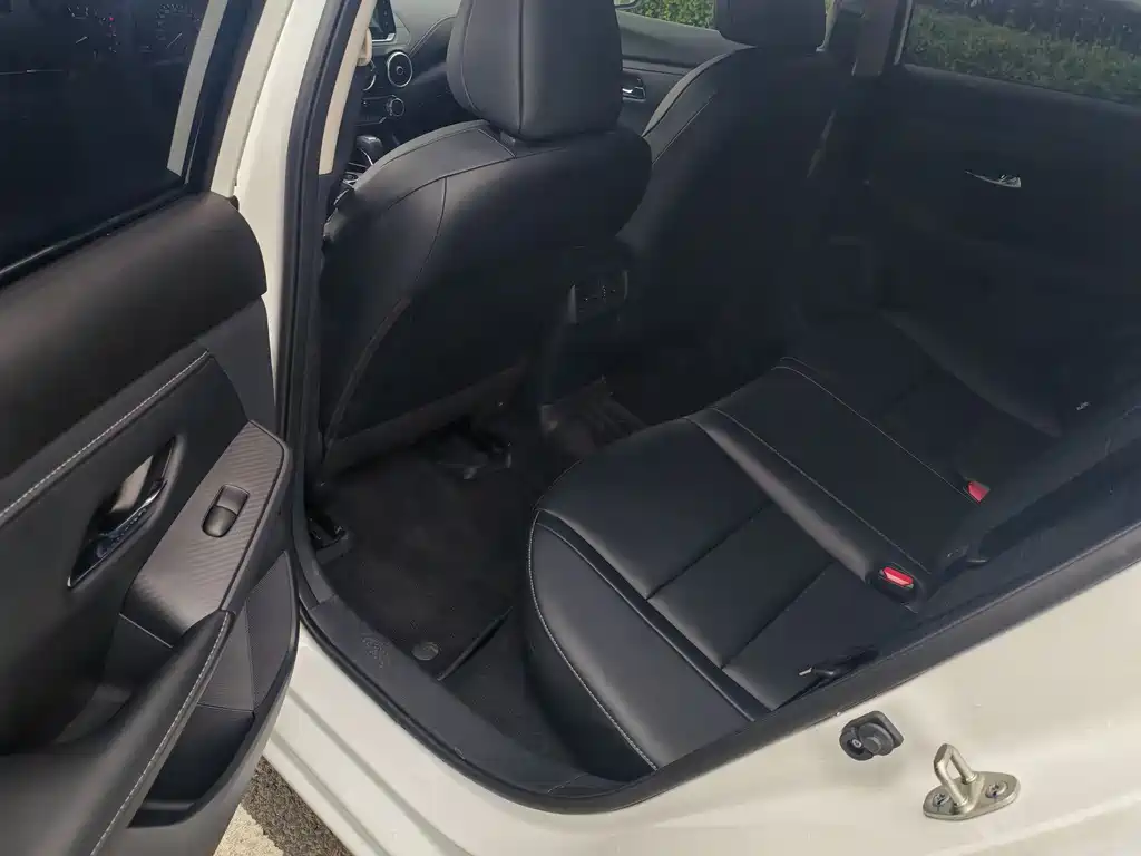 Sylphy 1.6 L CVT Sincere