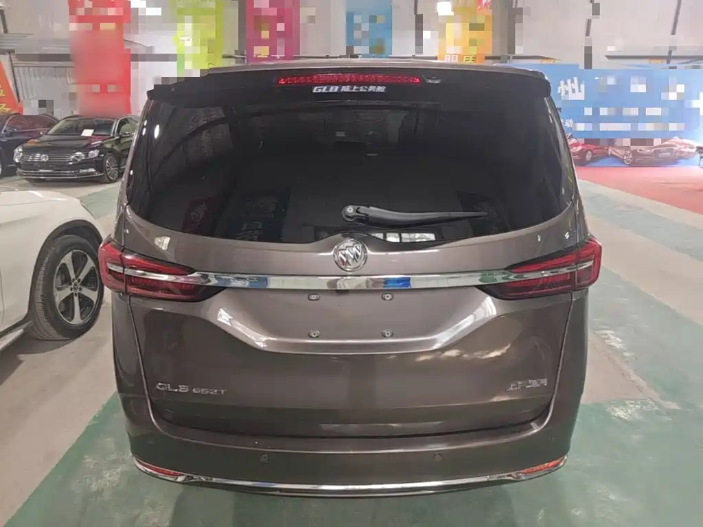 Buick GL8 Land Official Cabin 652 T Luxury