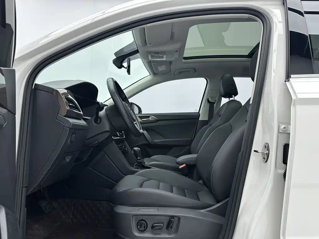 Tharu 280 TSI 2 WD Luxury