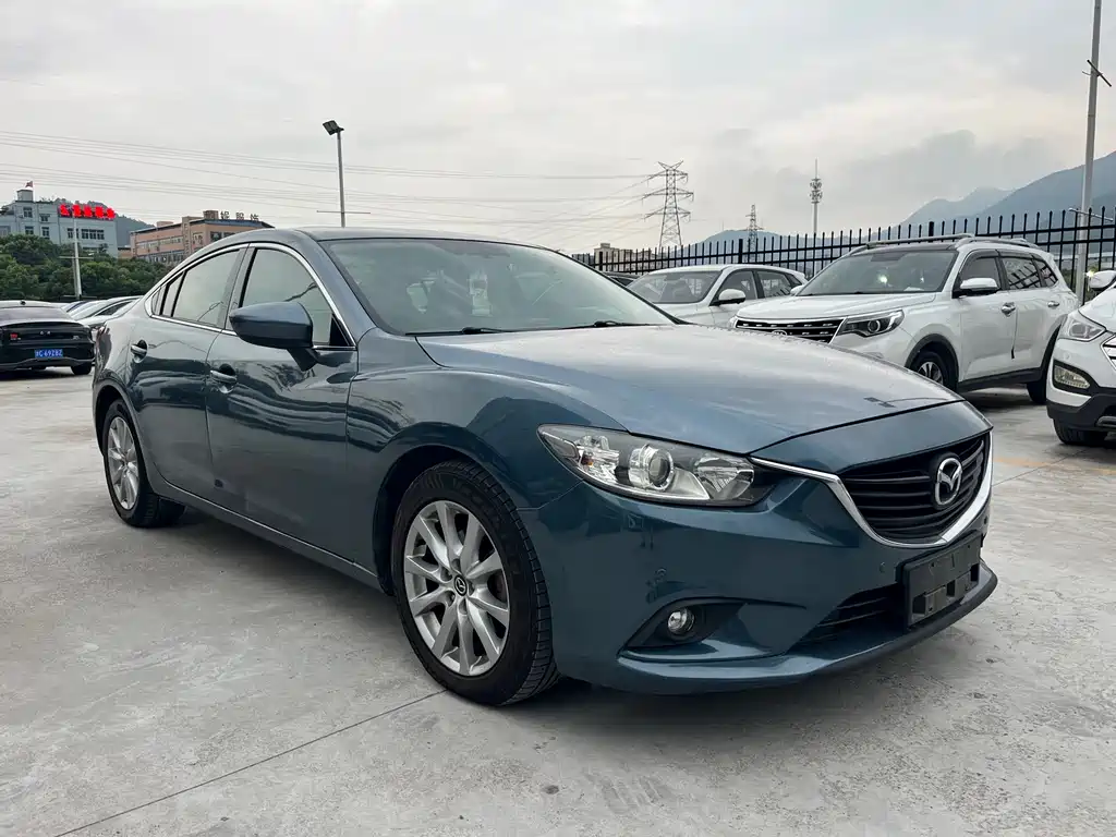 Atenza 2.0 L Blue Sky Luxury