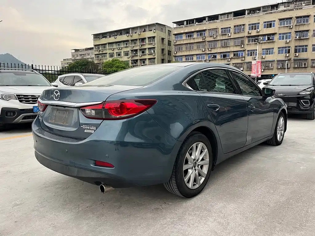 Atenza 2.0 L Blue Sky Luxury