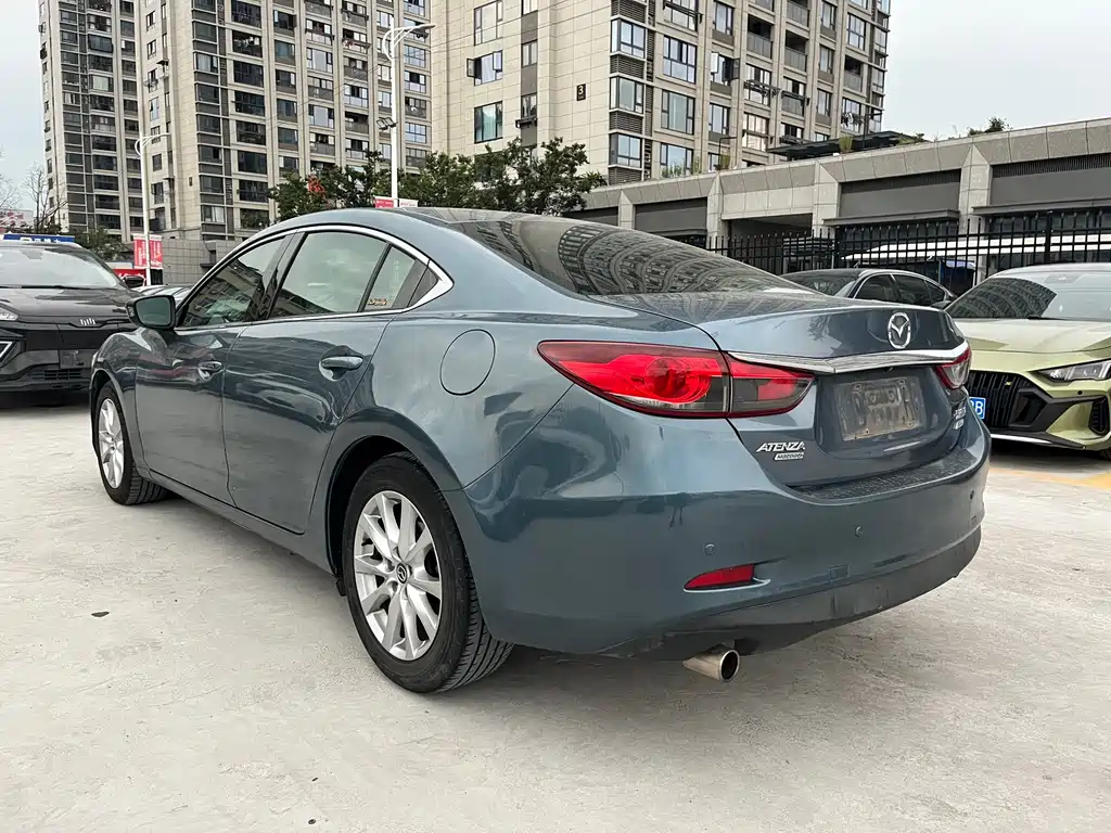 Atenza 2.0 L Blue Sky Luxury