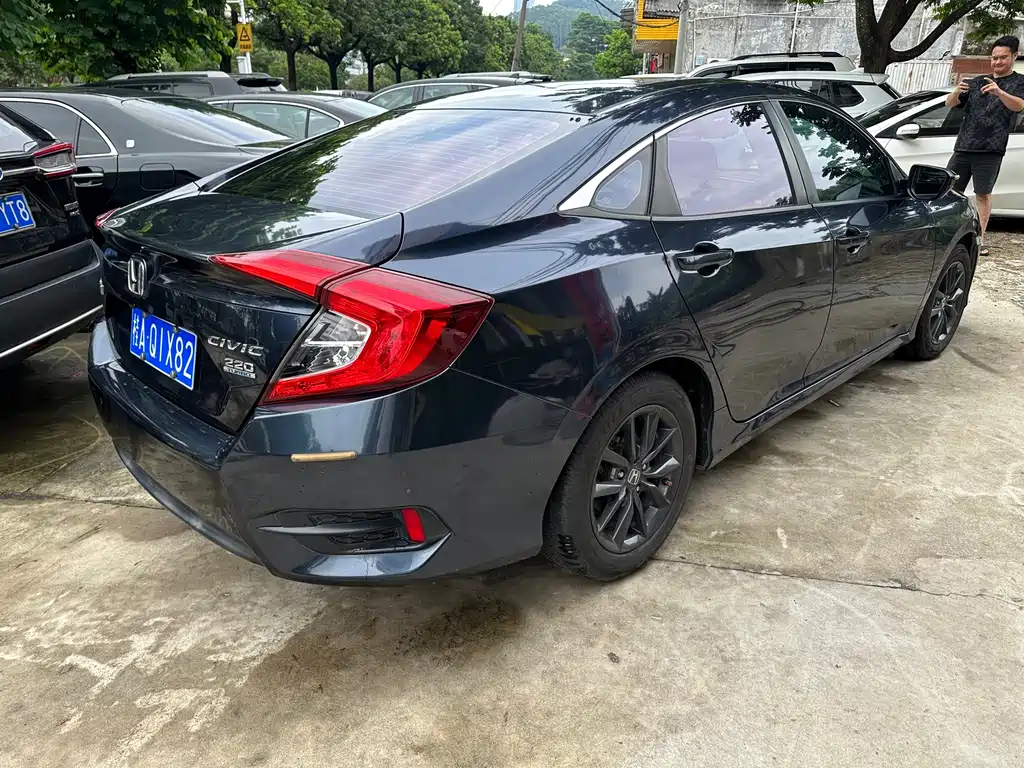 Civic 220 TURBO CVT Power Motion CN-V
