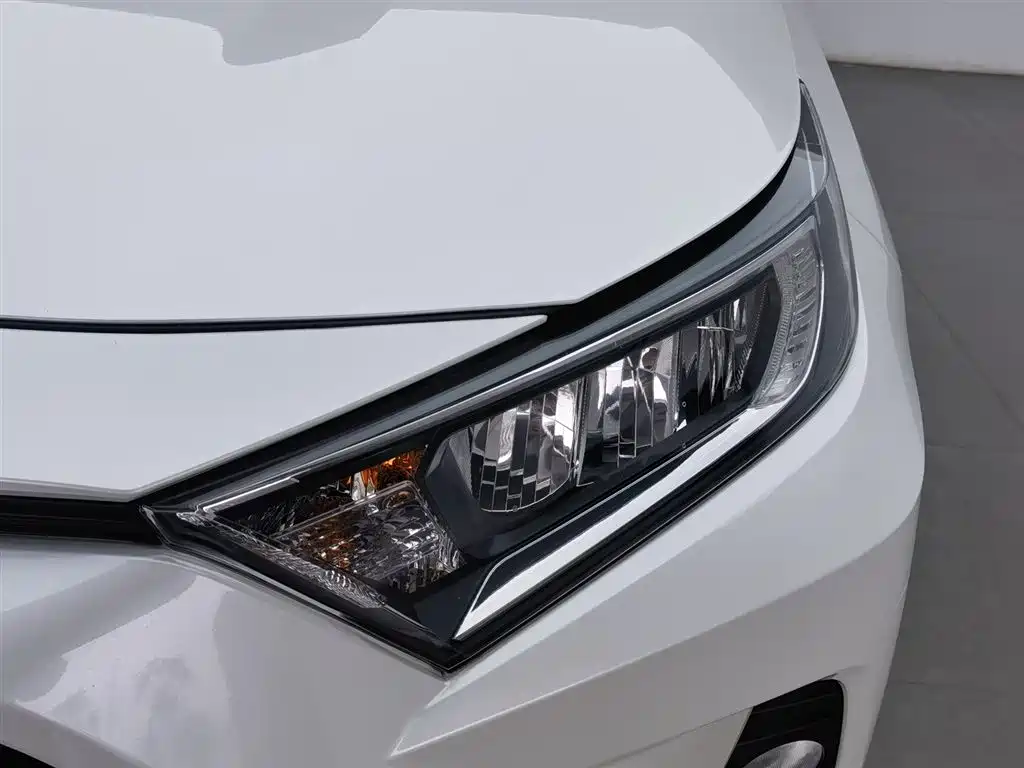 RAV4 2.0 L CVT 2 WD Style Plus