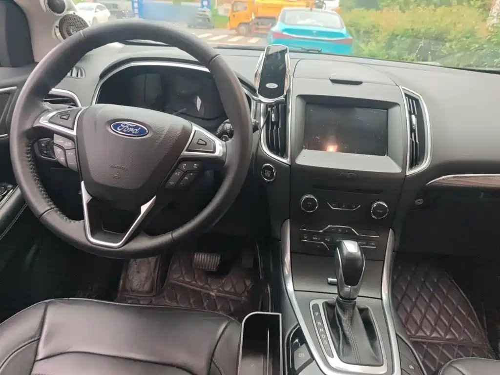 Edge EcoBoost 245 2 WD Grand Sharp 7-seat CN-V