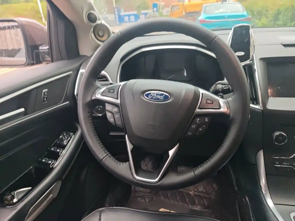 Edge EcoBoost 245 2 WD Grand Sharp 7-seat CN-V