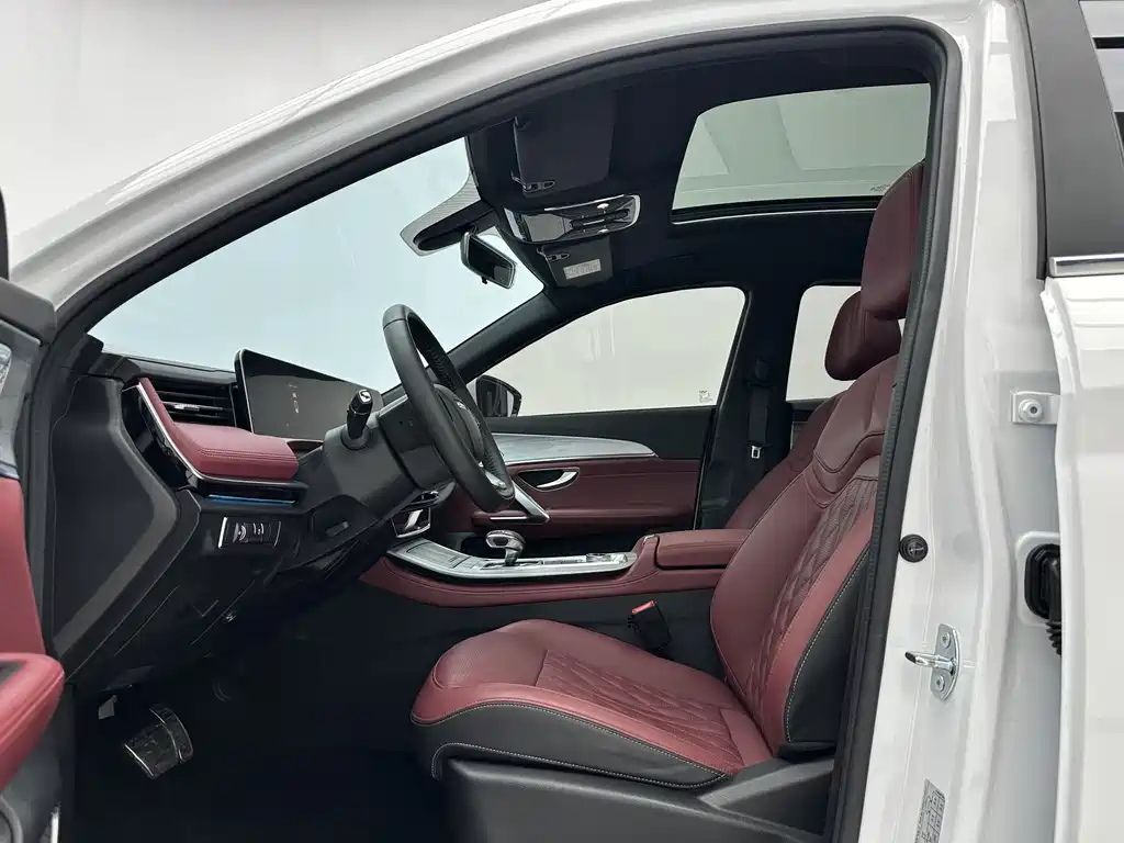 Jetour X70 PLUS 1.5 T DCT Brave PLUS 5-seat