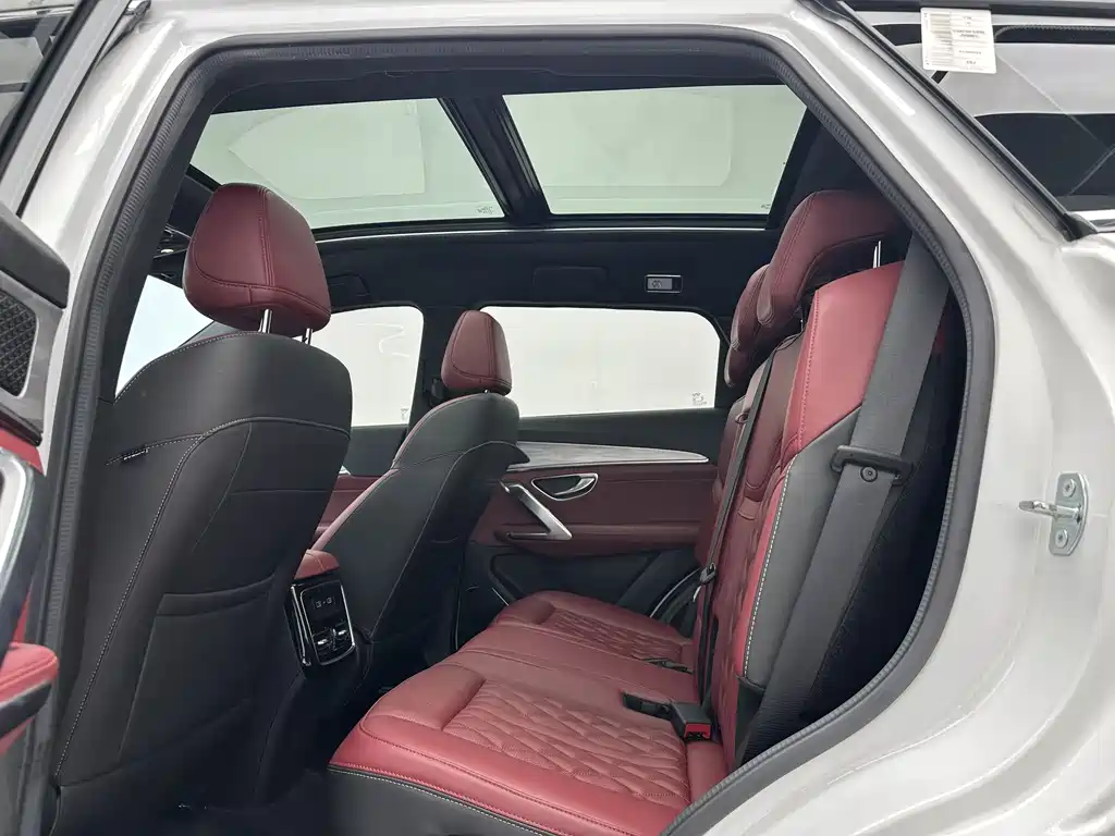 Jetour X70 PLUS 1.5 T DCT Brave PLUS 5-seat