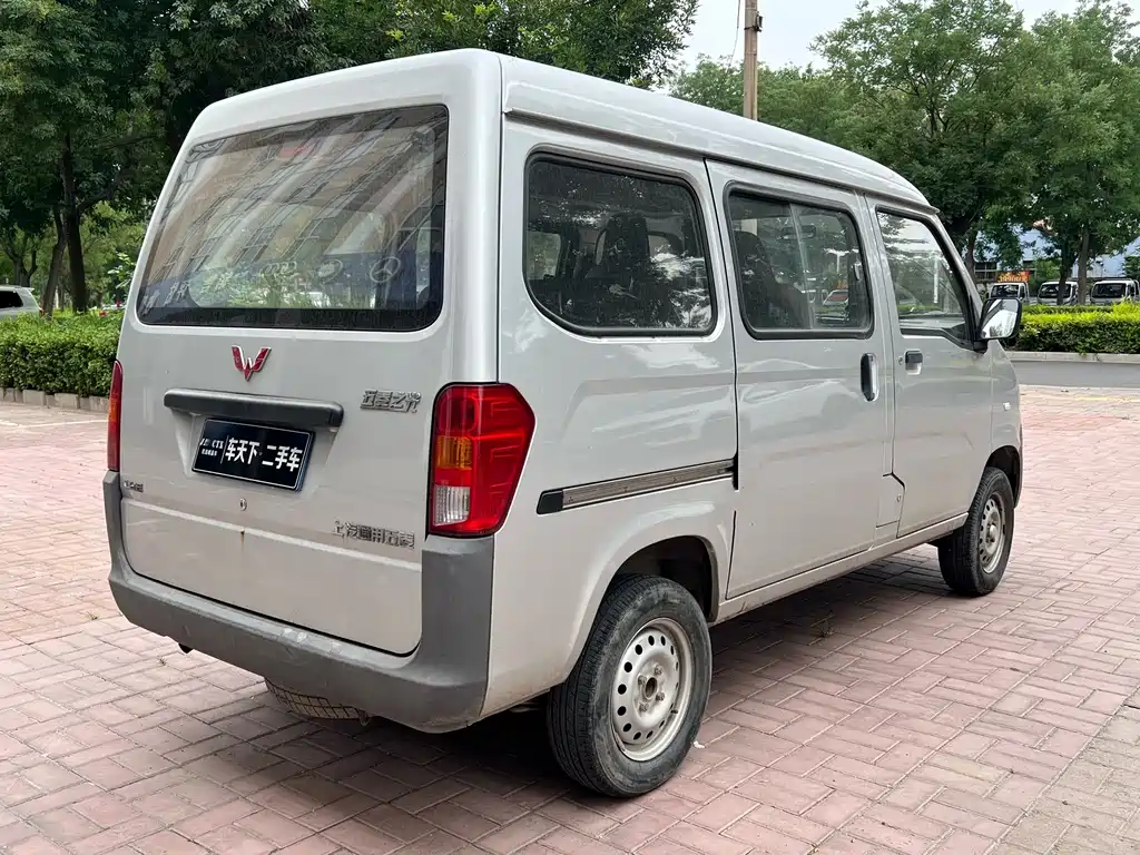 Wuling Zhiguang 1.2 L Utility LSI