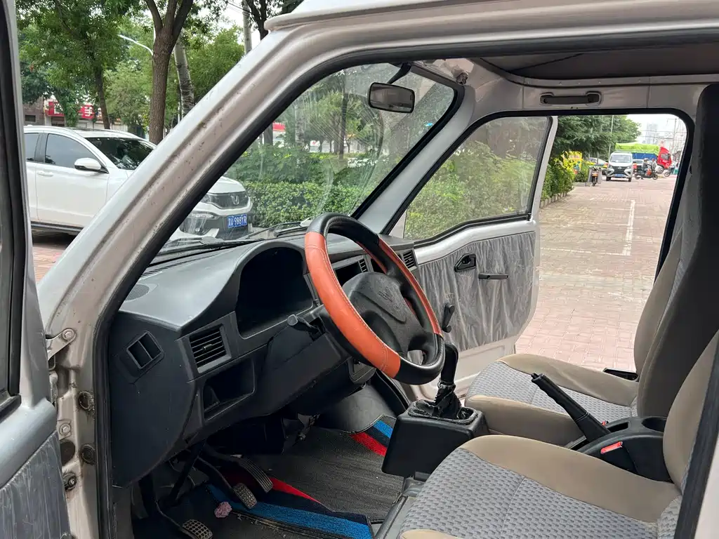 Wuling Zhiguang 1.2 L Utility LSI