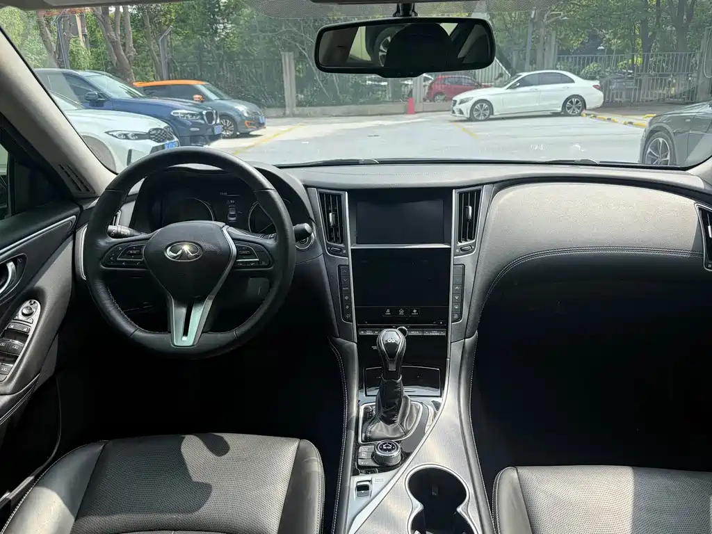 Infiniti Q50 L 2.0 T Comfort Enjoyment CN-VI