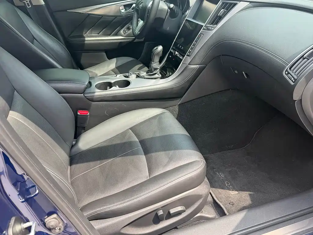 Infiniti Q50 L 2.0 T Comfort Enjoyment CN-VI