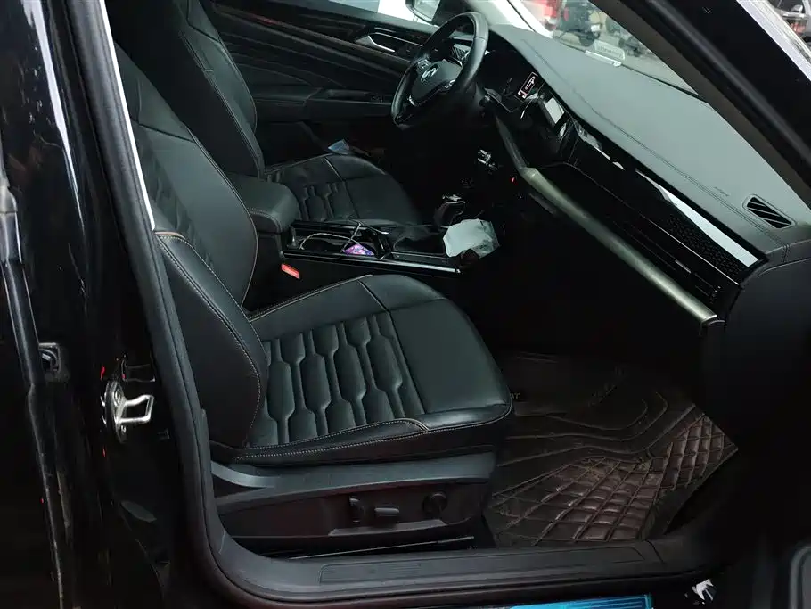 Passat 330 TSI Elite CN-VI