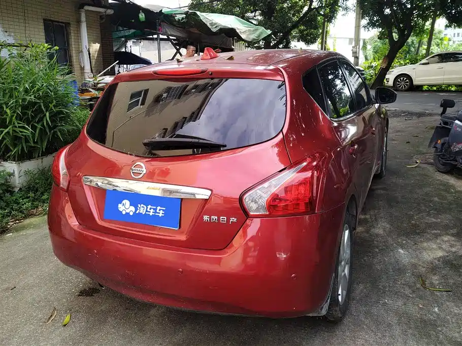 Tiida 1.6 L CVT Luxury