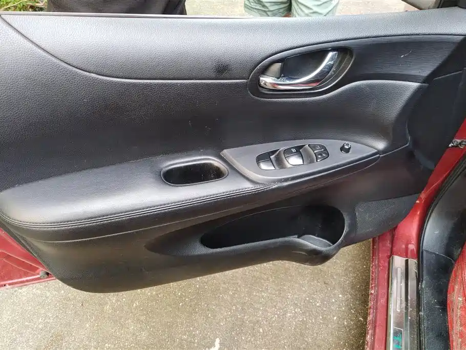 Tiida 1.6 L CVT Luxury