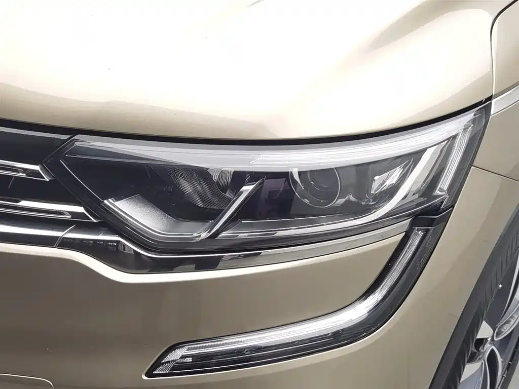 Koleos 2.5 L 4 WD Supreme