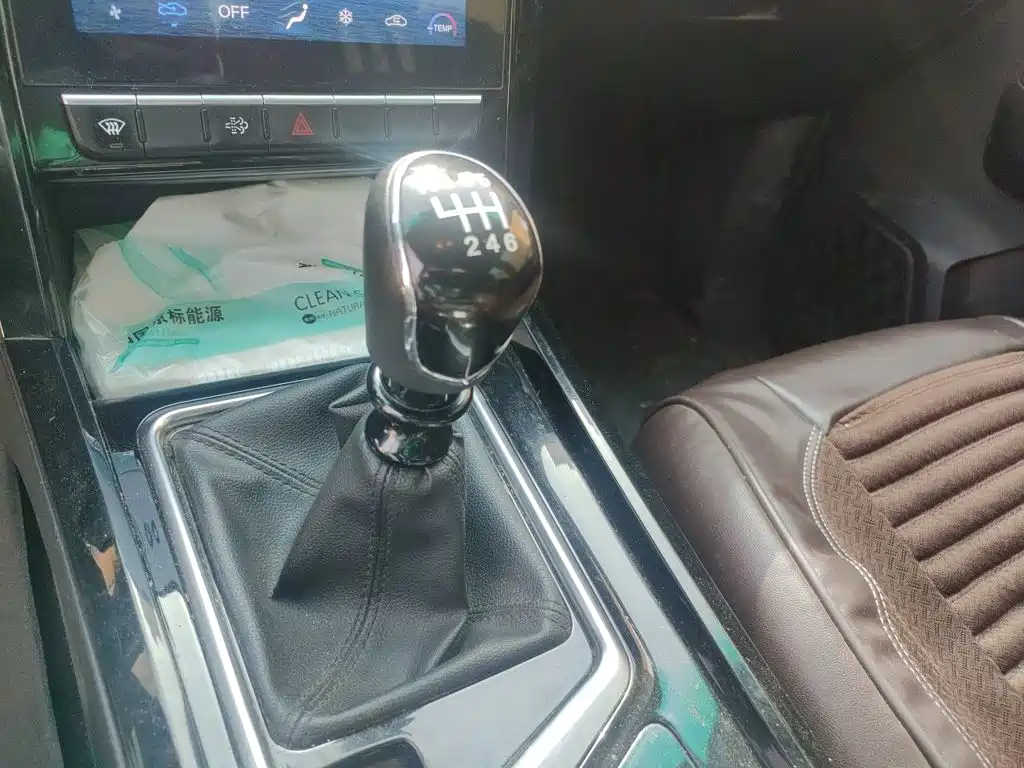 JAC T8 江淮T8 2021款 2.0 T PRO 柴油四驱锐行版大双HFC4 DB2-2 E