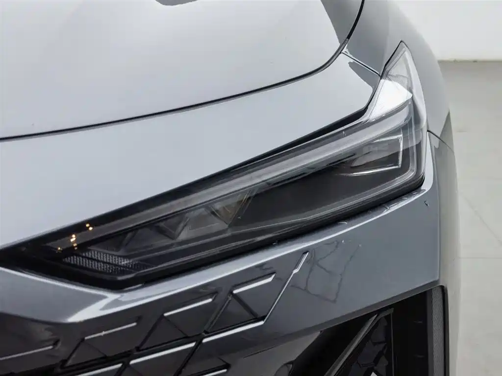 Changan UNI-V 1.5 T Premium