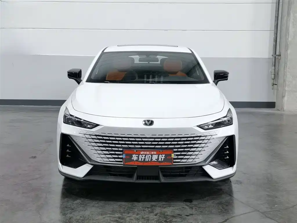 Changan UNI-V 1.5 T Outstanding