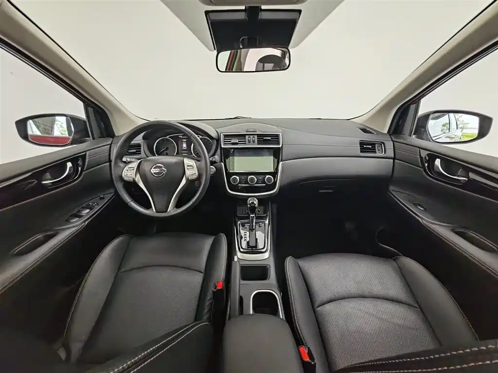 Tiida 1.6 L CVT Smart Travel