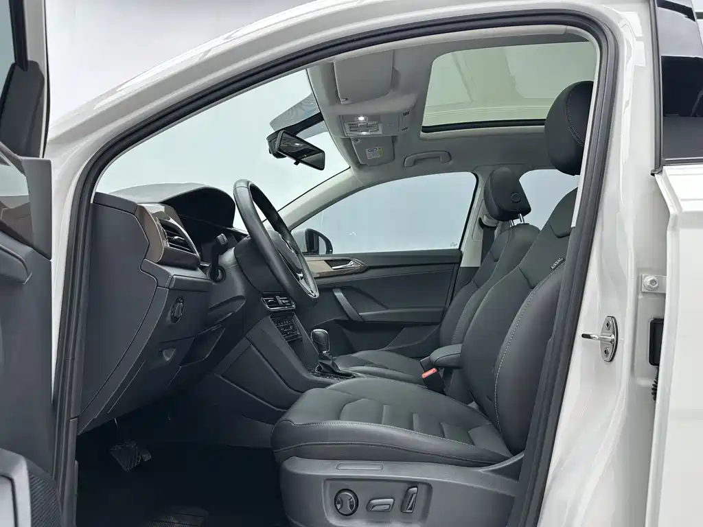 Tharu 280 TSI 2 WD Luxury