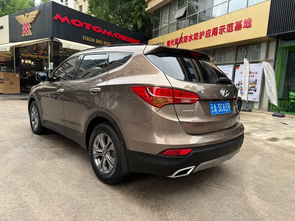Santa Fe 2.4 L Auto 4 WD Intelligent 5-seat