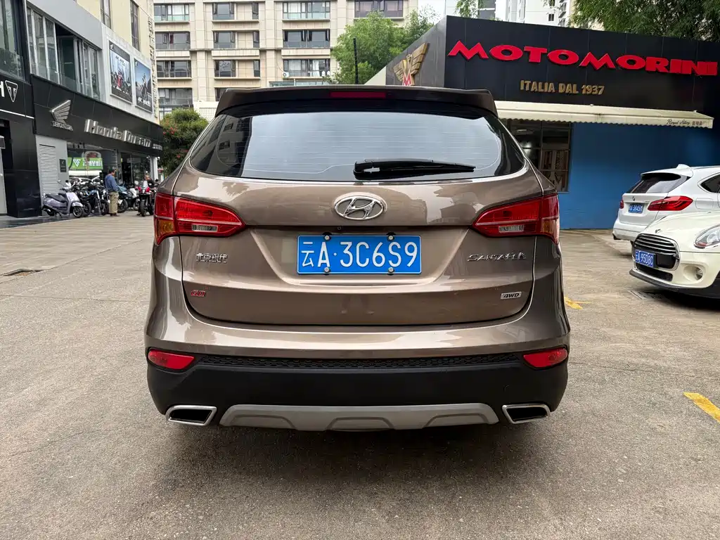 Santa Fe 2.4 L Auto 4 WD Intelligent 5-seat