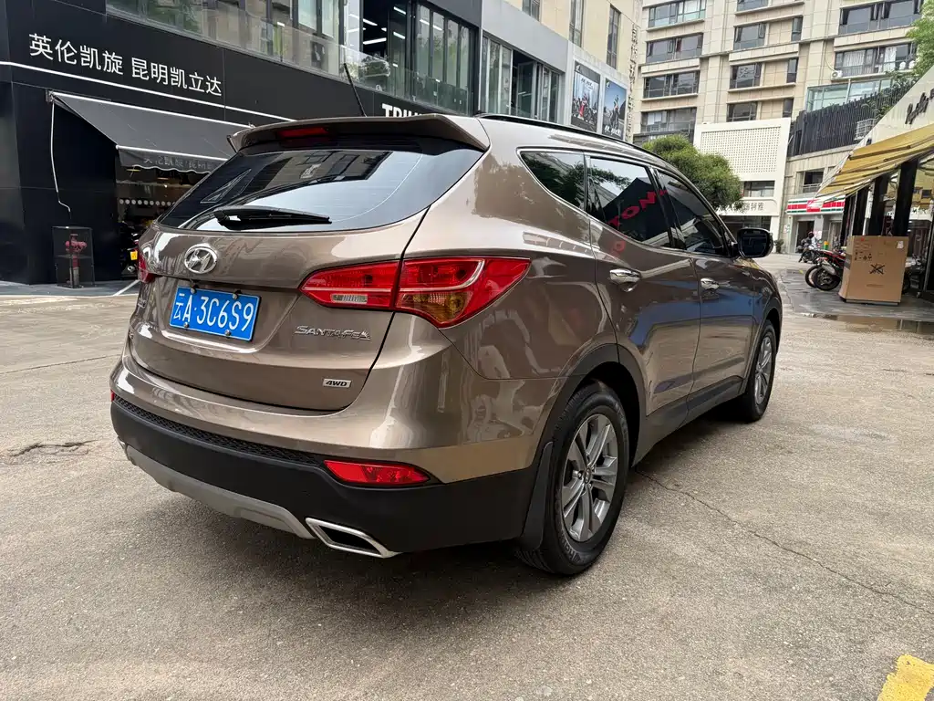 Santa Fe 2.4 L Auto 4 WD Intelligent 5-seat