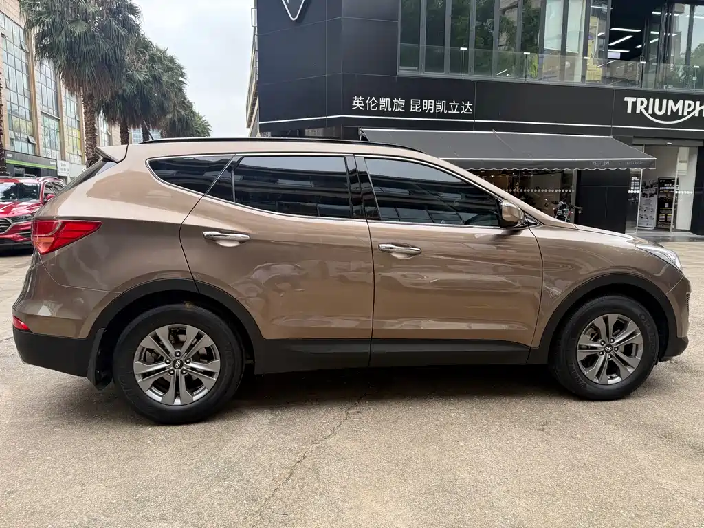 Santa Fe 2.4 L Auto 4 WD Intelligent 5-seat