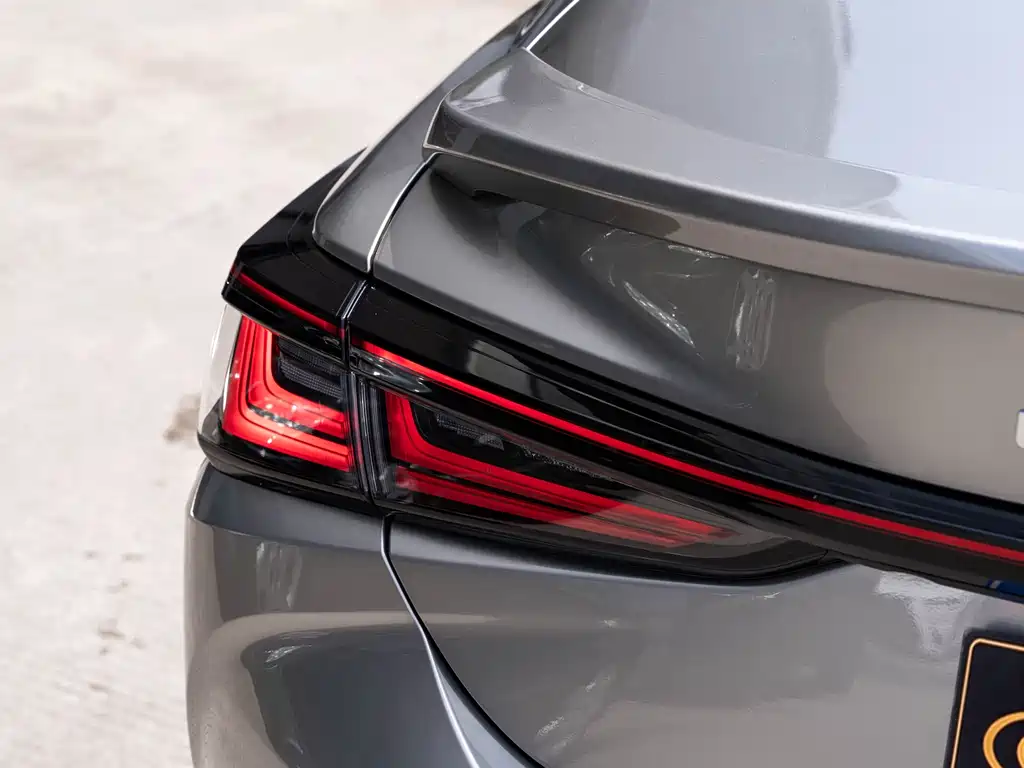 Lexus ES 300 h Premium Enjoyment