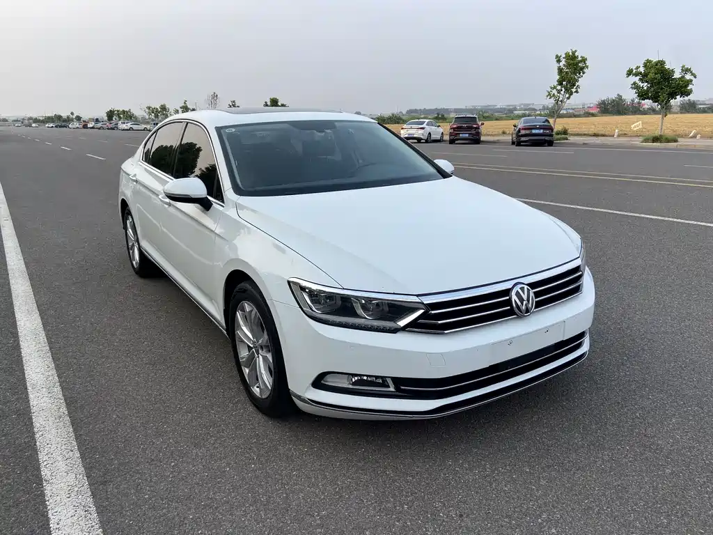 Magotan 330 TSI DSG Luxury