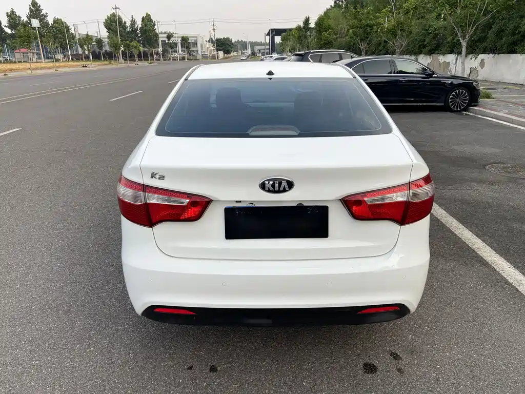 Kia K2 Sedan 1.4 L AT GLS Commemorative
