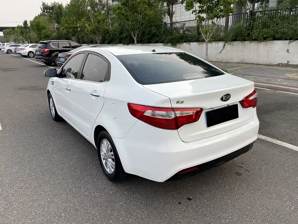 Kia K2 Sedan 1.4 L AT GLS Commemorative