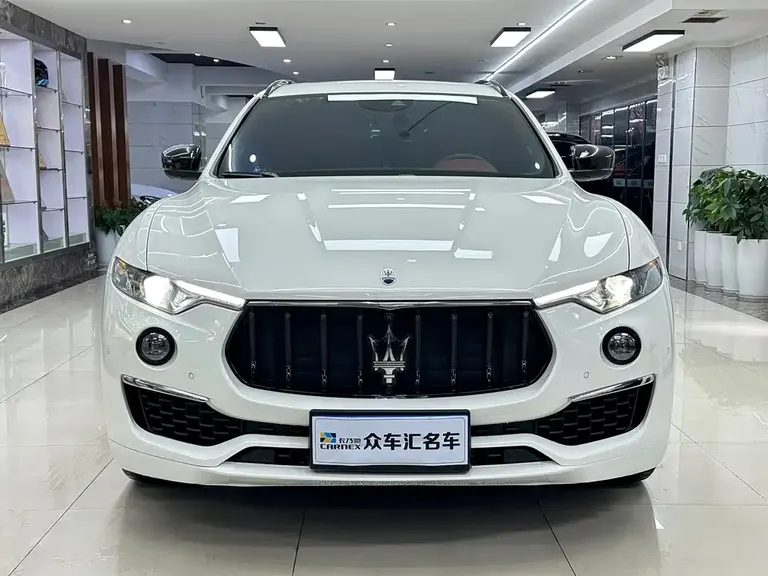 Maserati Levante 2.0 T GT Sharp Edge
