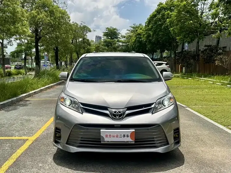 Toyota SIENNA 3.5 L US Spec