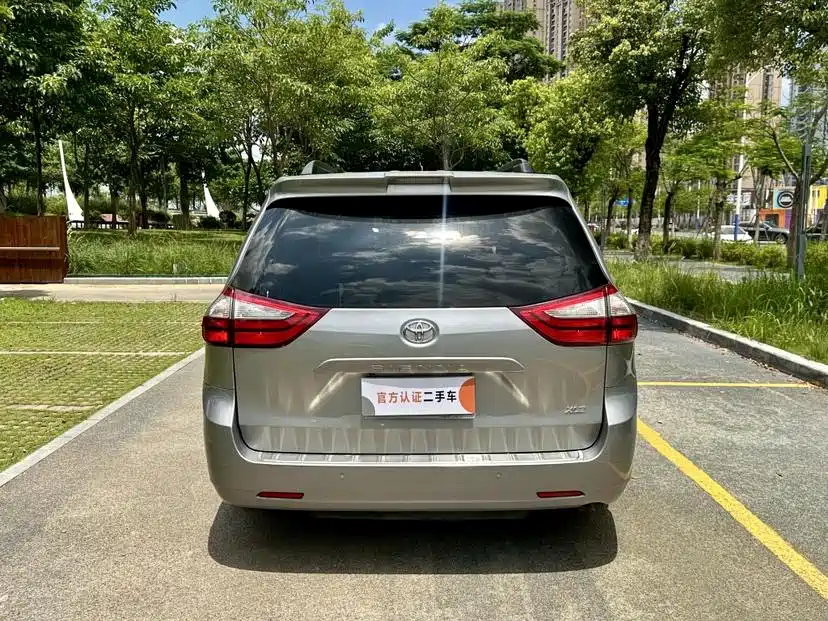 SIENNA 3.5 L US Spec