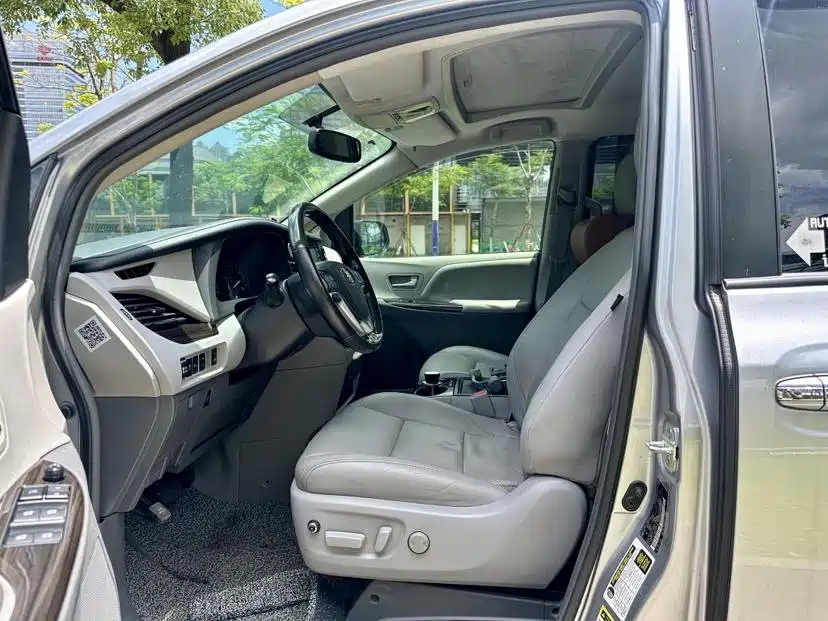 SIENNA 3.5 L US Spec