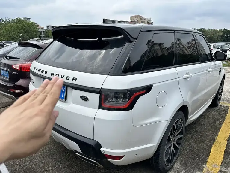 Land Rover Range Rover Sport 3.0 L6 Shine Black