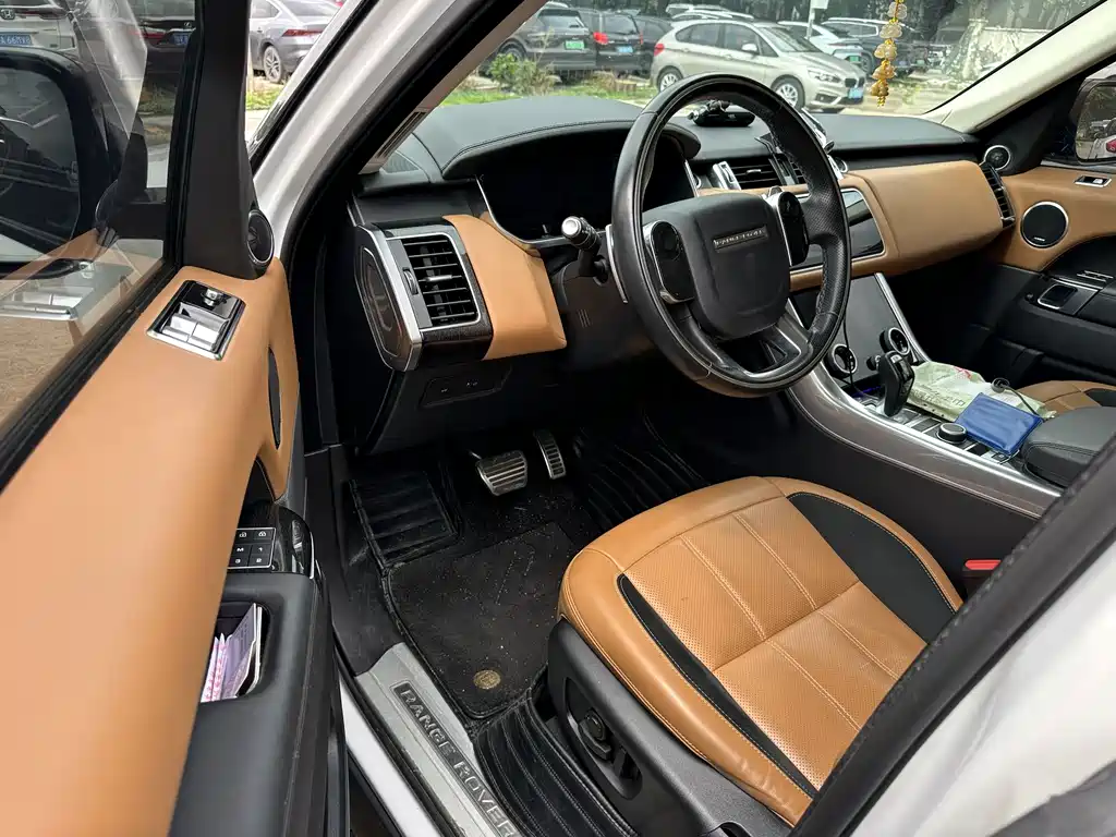 Range Rover Sport 3.0 L6 Shine Black