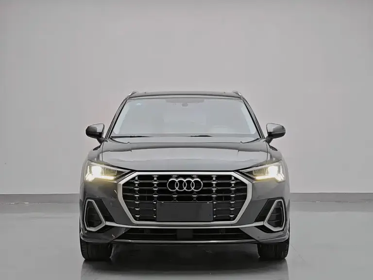 Audi Q3 35 TFSI Fashion Dynamic (1.4 T)