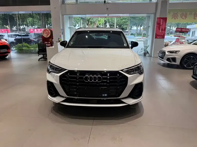 Audi Q3 35 TFSI Fashion Dynamic (1.4 T)