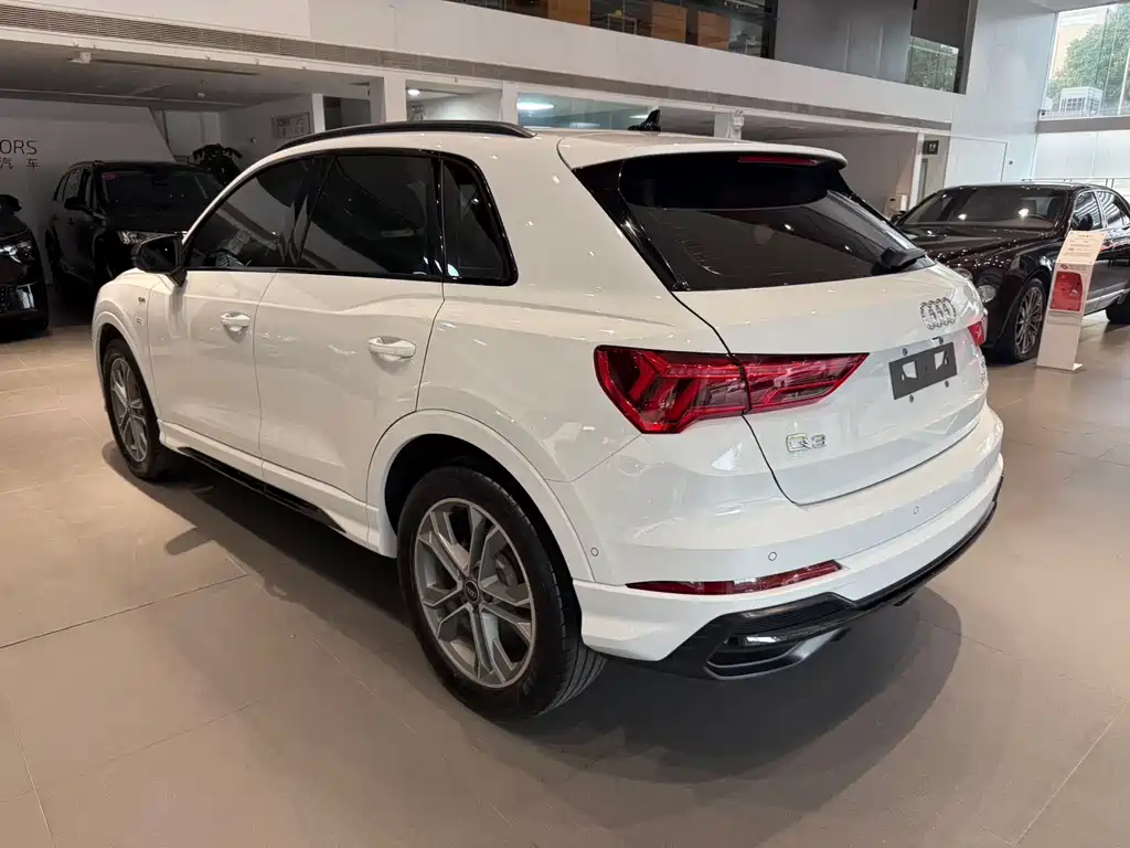 Audi Q3 35 TFSI Fashion Dynamic (1.4 T)