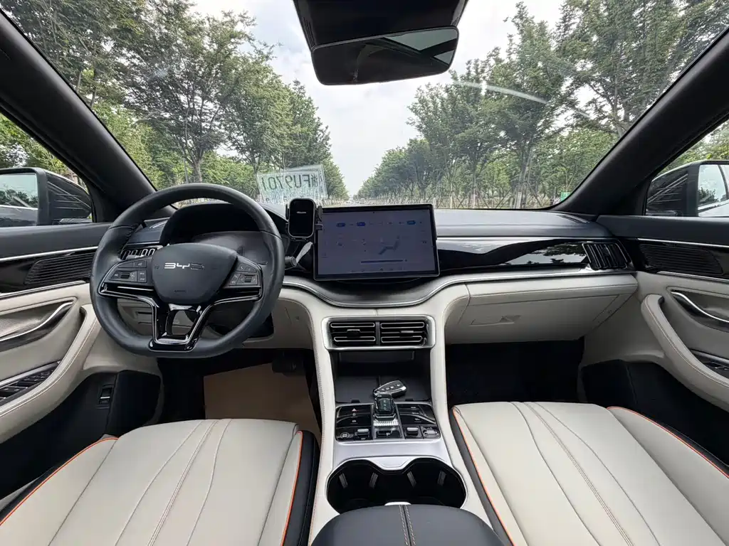 Song PLUS NEV Glory DM-i 71 km Luxury