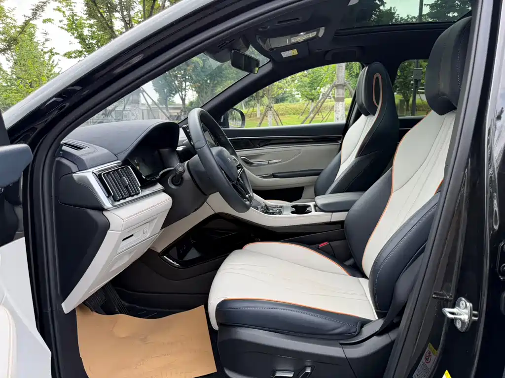 Song PLUS NEV Glory DM-i 71 km Luxury
