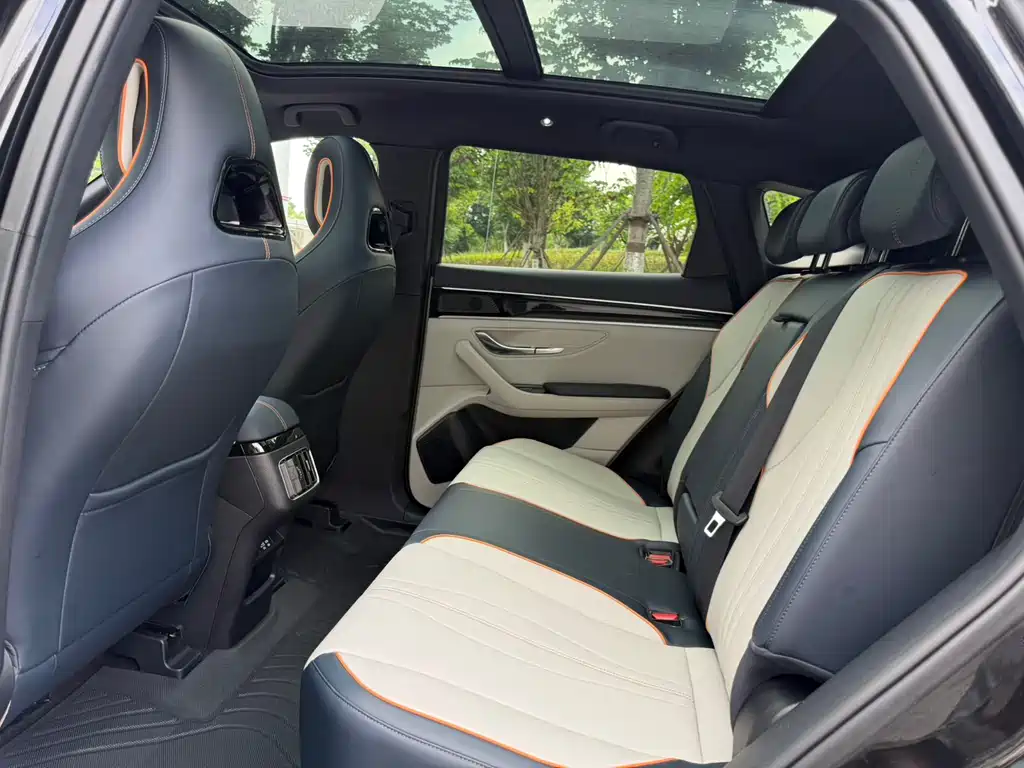 Song PLUS NEV Glory DM-i 71 km Luxury
