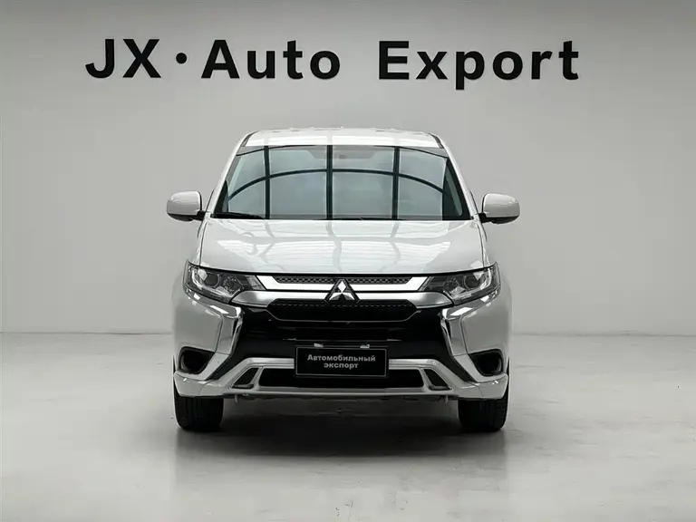 Mitsubishi Outlander Facelift 2.0 L 2 WD Smooth Travel 5-seat