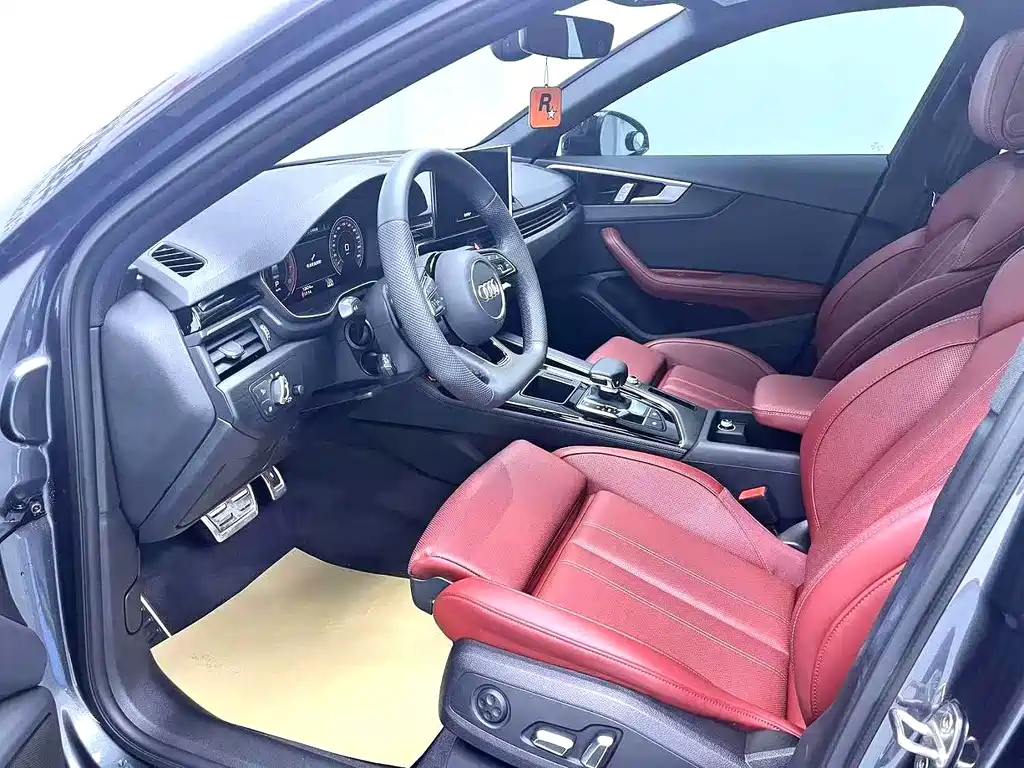 Audi A4 L 40 TFSI Luxury Dynamic